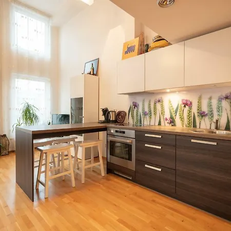 Appartamento Best Pallasti Loft For 4